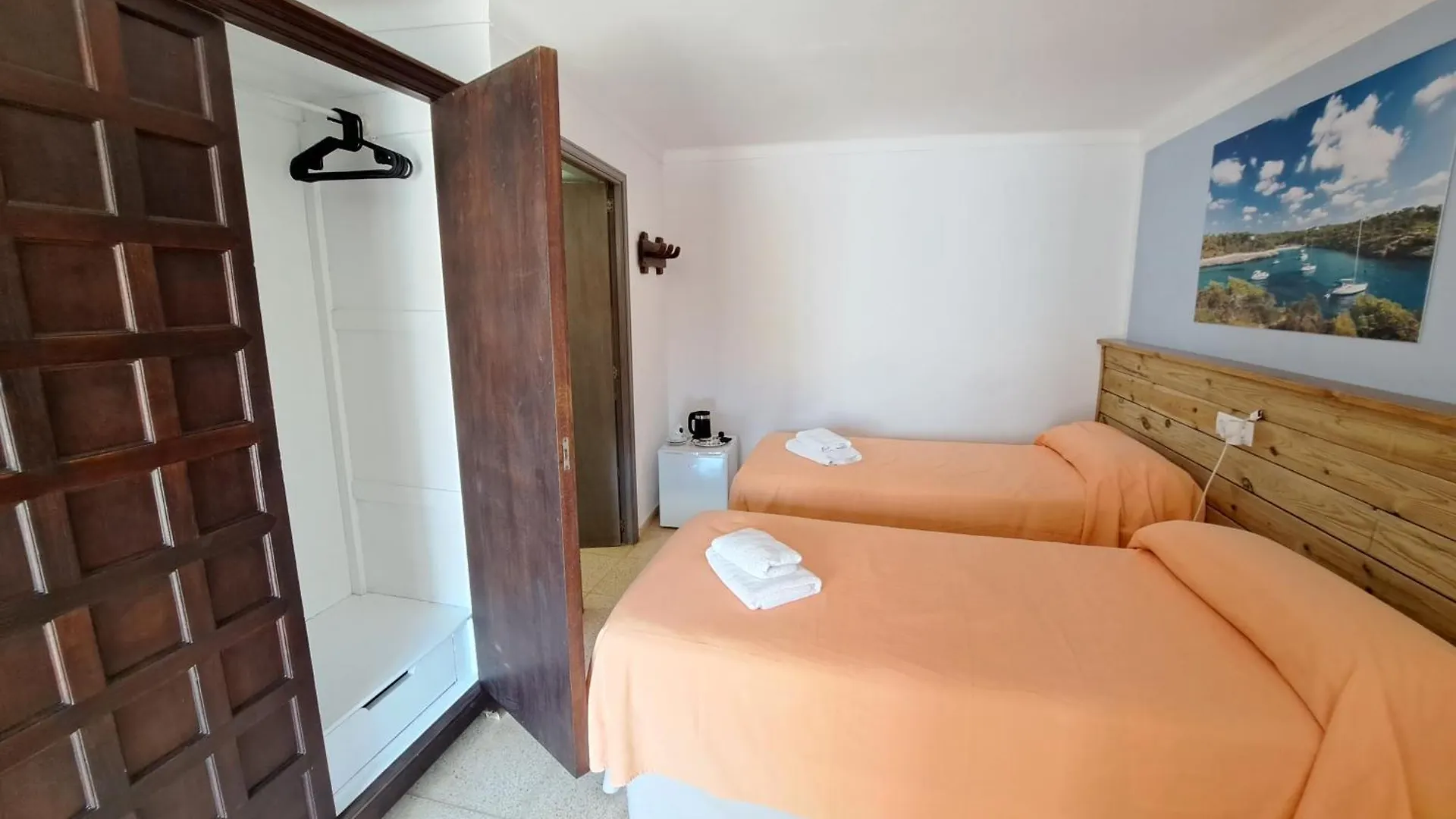 Guest house Hostal Playa Santanyi Spain